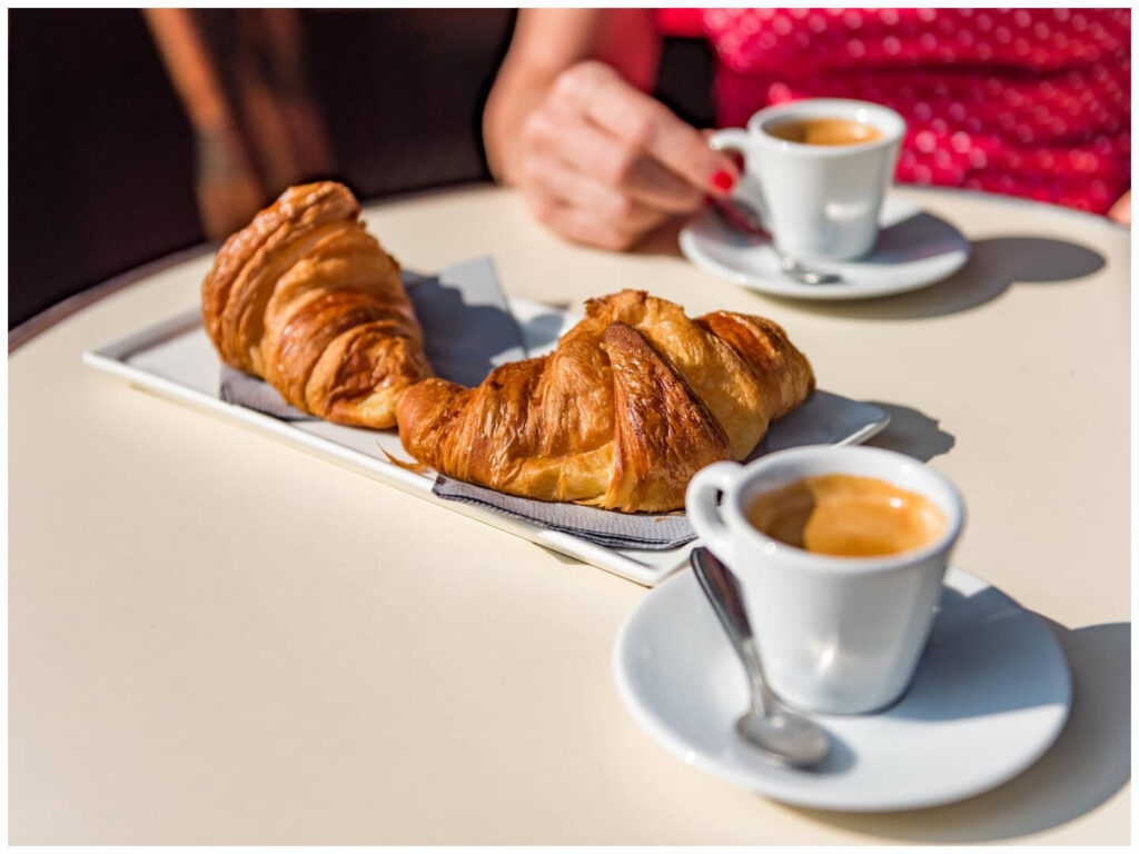 Best Medialuna Dulce Near Me: A Guide to Fresh Argentine Bakeries and Cafés best medialuna dulce near me